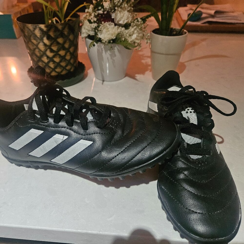 BOYS Indoor Soccer Cleats